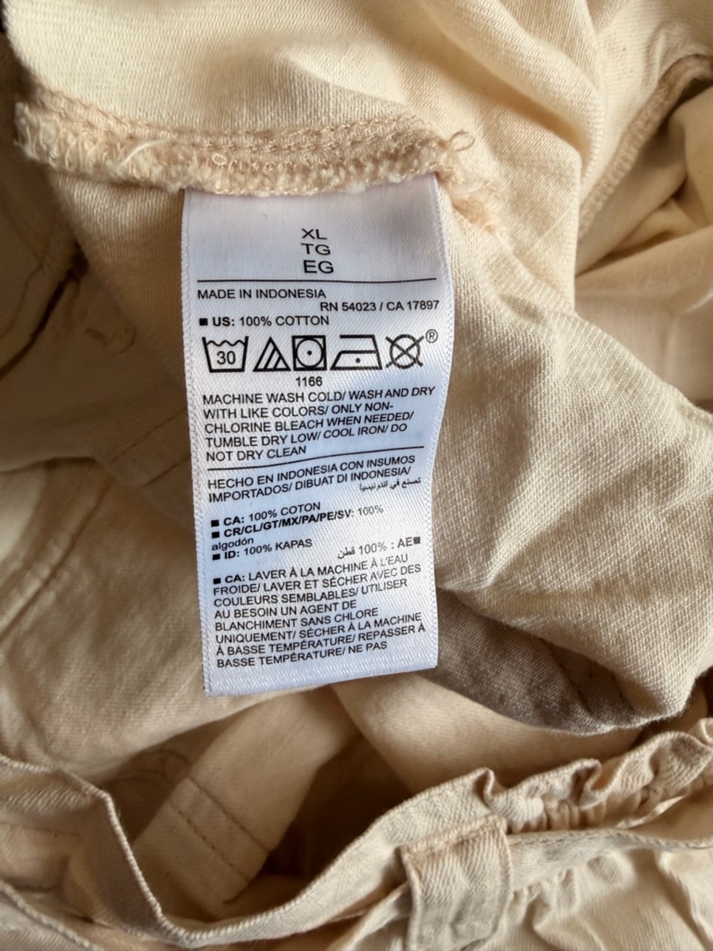 Old Navy Cream Tie-Waist Cargo Shorts with Front Pockets - Picture 5 of 5